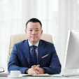medium-closeup-senior-manager-posing-business-magazine-photo medium-closeup-senior-manager-posing-business-magazine-photo